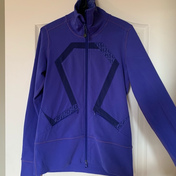 Lululemon Long-Sleeve Zip - Size 6 - Picture 3 of 4